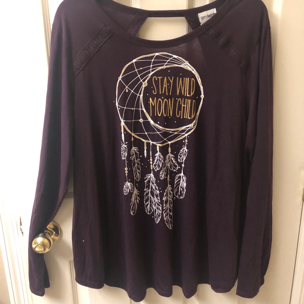 Long sleeve detailed cotton top.